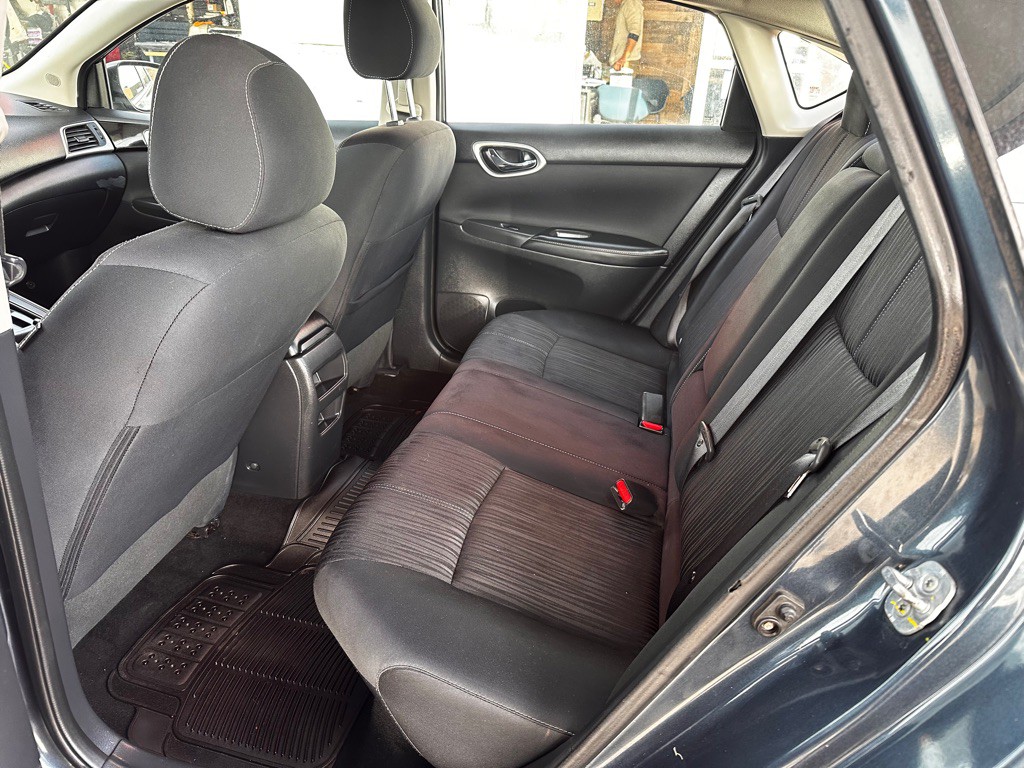 2017 Nissan Sentra Image 16