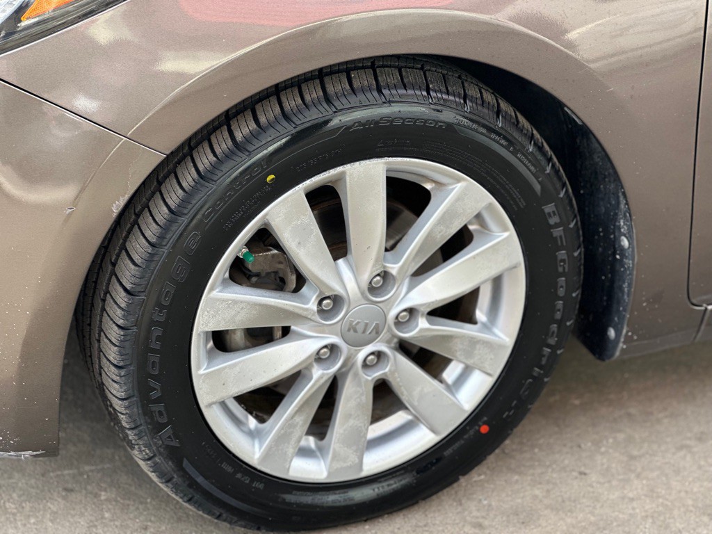 2015 Kia Forte Image 9