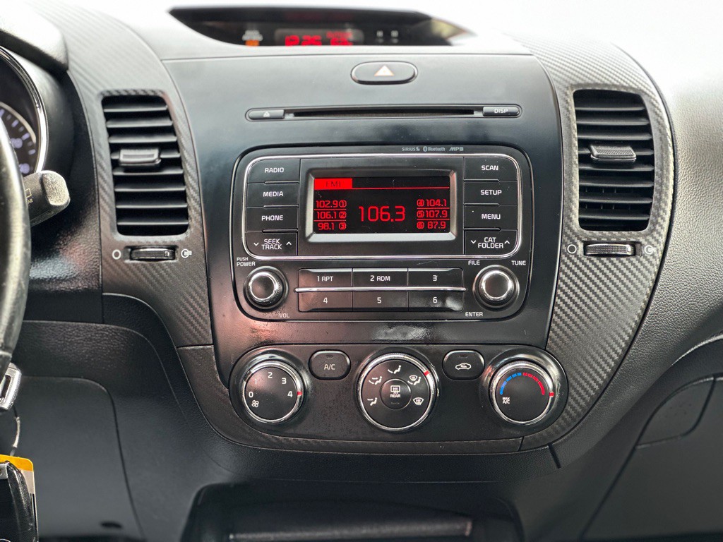 2015 Kia Forte Image 13