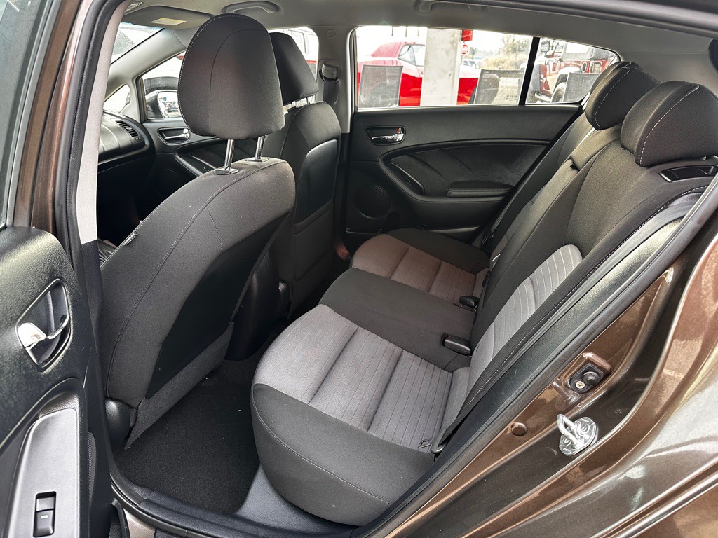 2015 Kia Forte Image 16