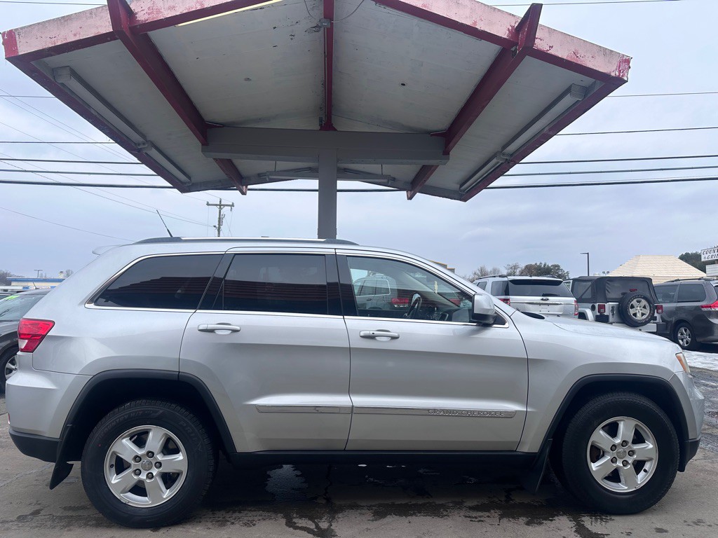 2011 Jeep Grand Cherokee Image 6