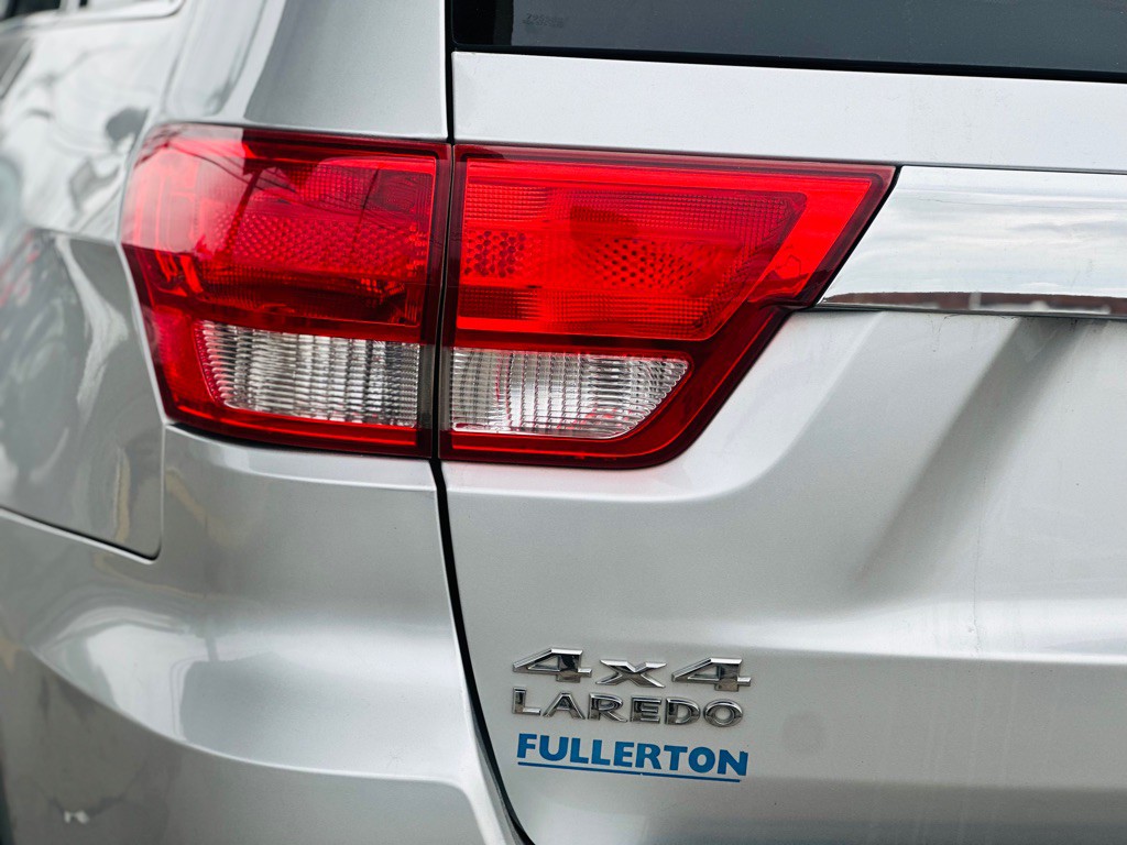 2011 Jeep Grand Cherokee Image 11