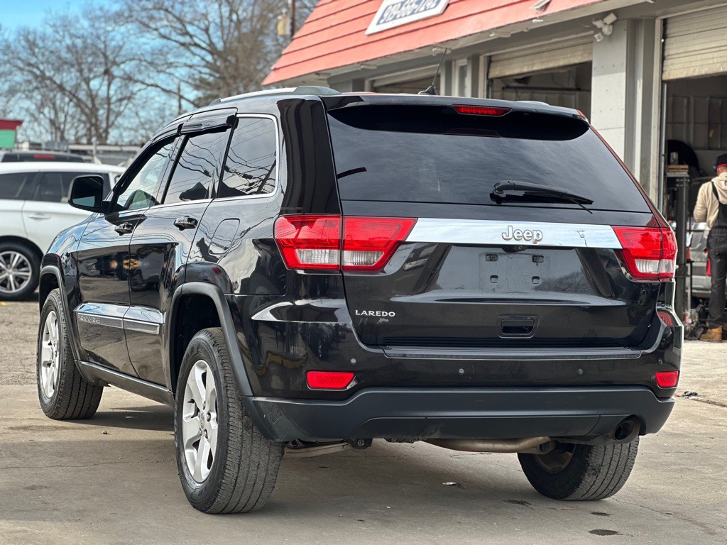 2012 Jeep Grand Cherokee Image 8