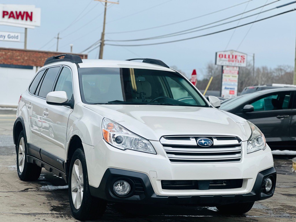 2014 Subaru Outback Image 1