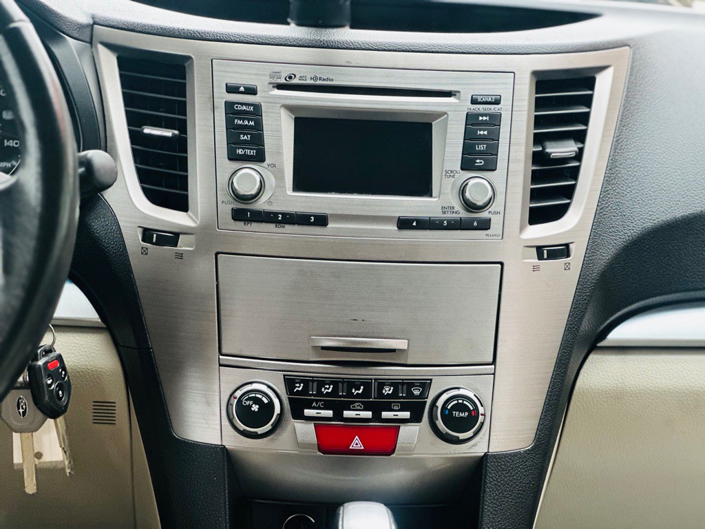 2014 Subaru Outback Image 9