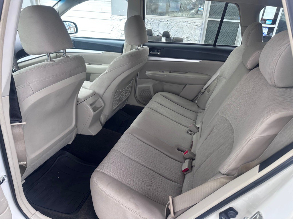 2014 Subaru Outback Image 13