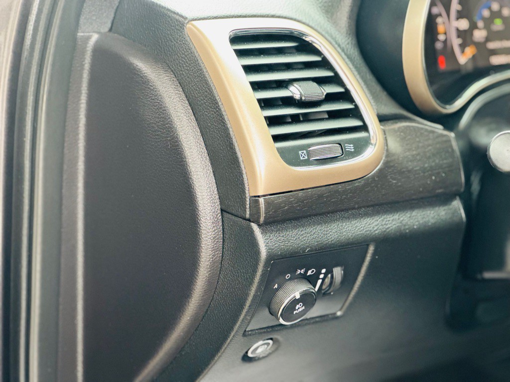 2015 Jeep Grand Cherokee Image 15