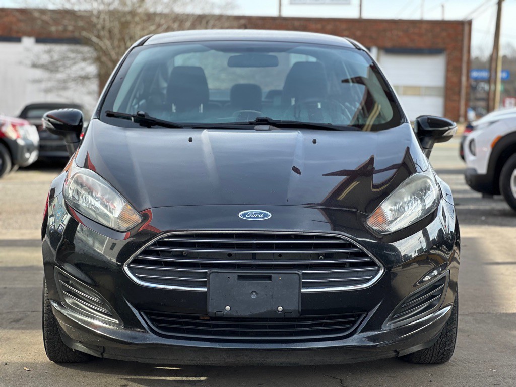 2015 Ford Fiesta Image 2