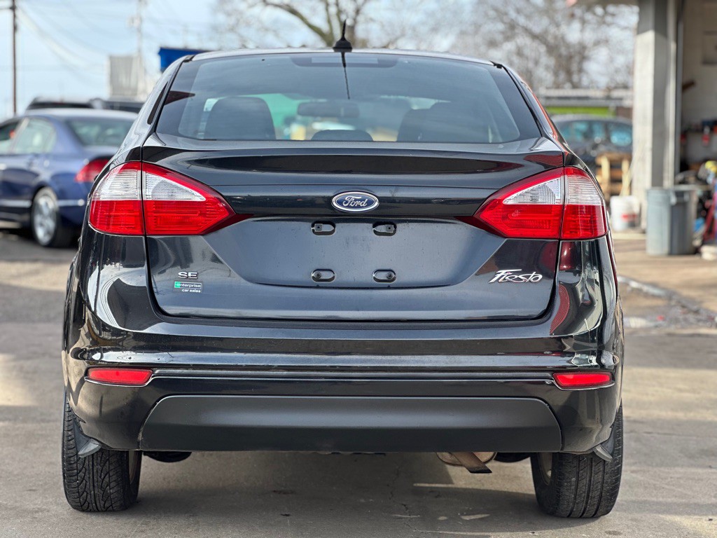 2015 Ford Fiesta Image 6