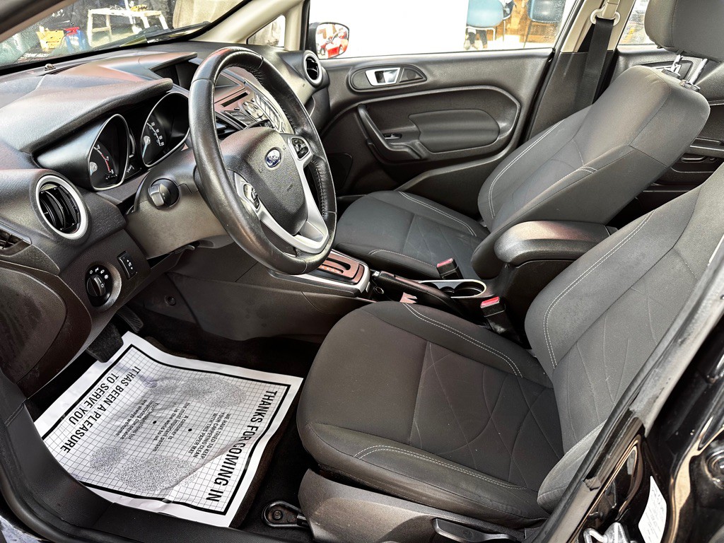 2015 Ford Fiesta Image 12