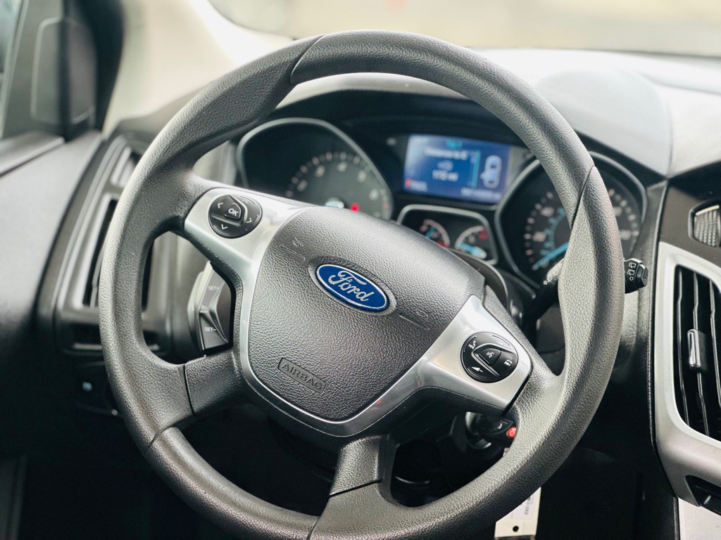 2014 Ford Focus Image 9