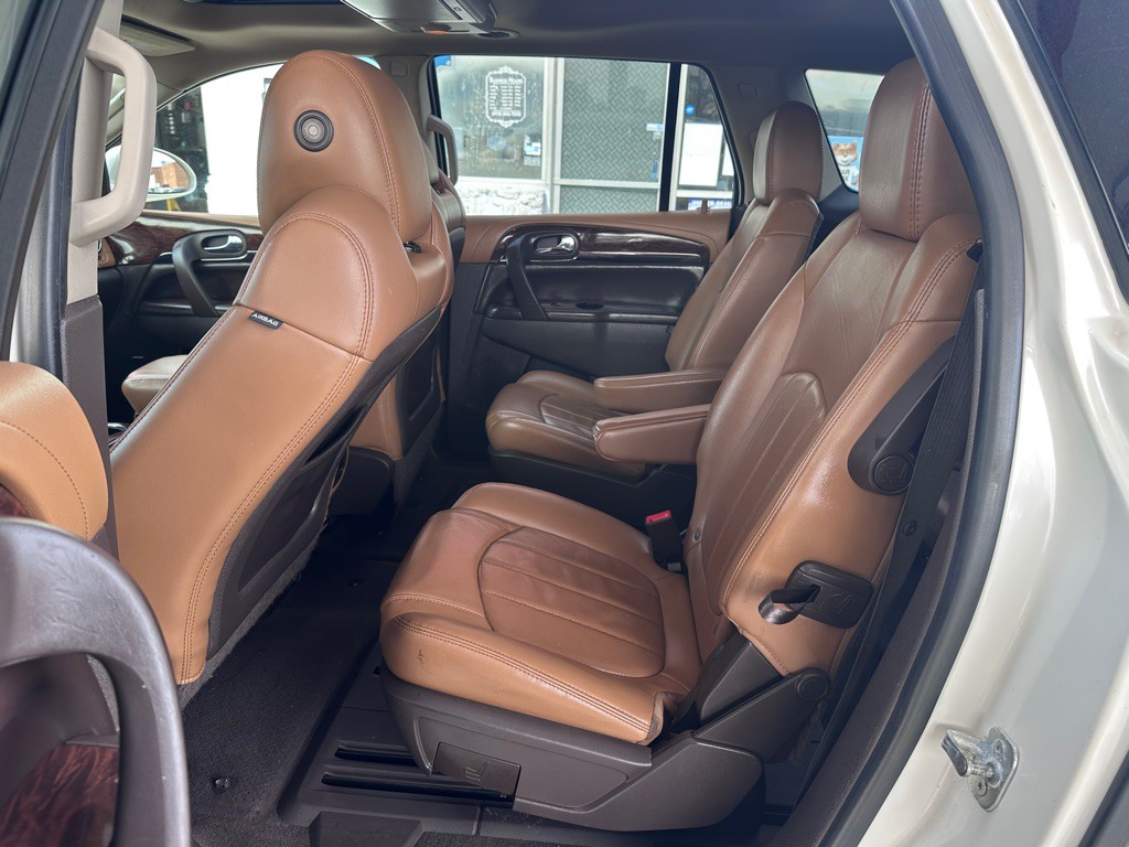 2015 Buick Enclave Image 18