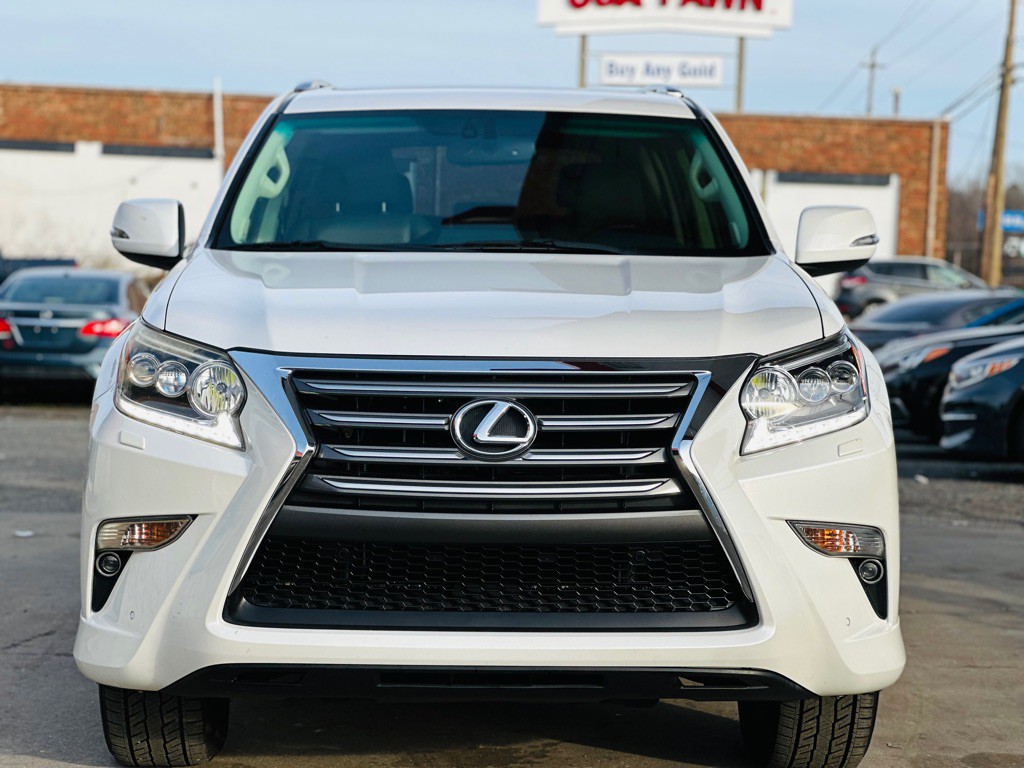 2015 Lexus GX Image 2