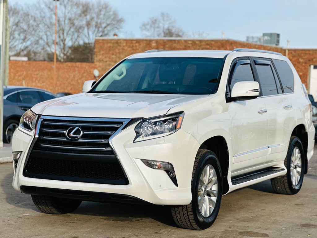 2015 Lexus GX Image 3