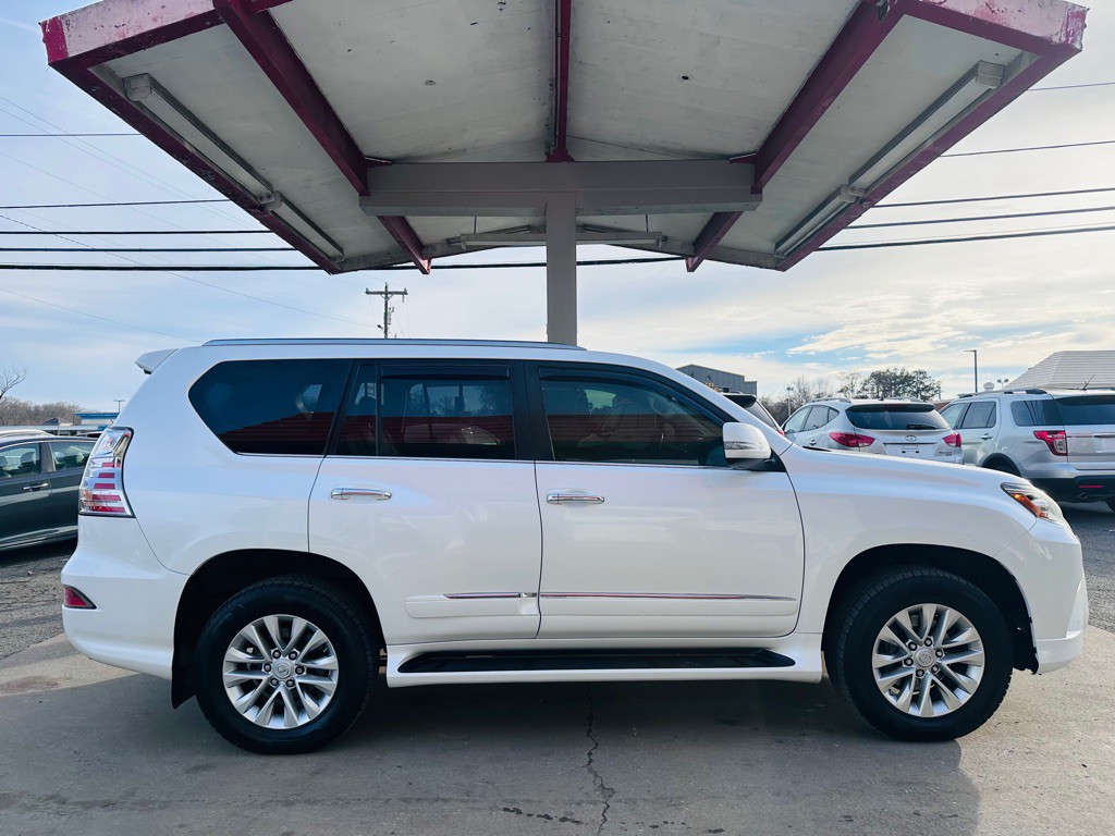 2015 Lexus GX Image 5