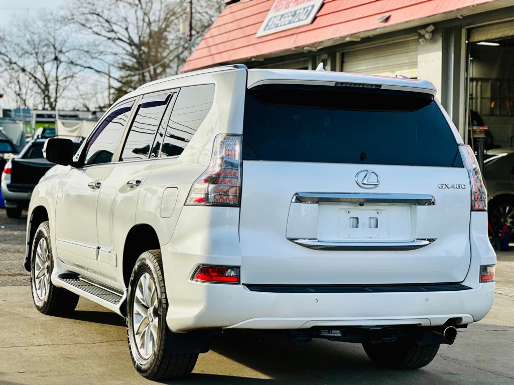 2015 Lexus GX Image 7