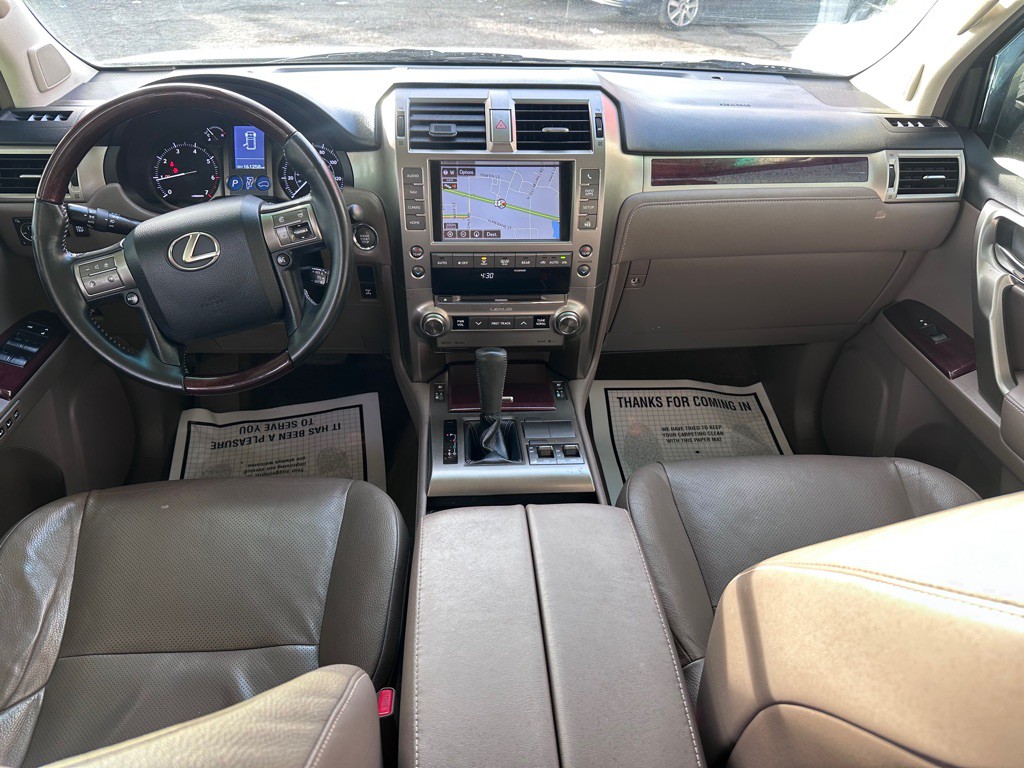 2015 Lexus GX Image 10
