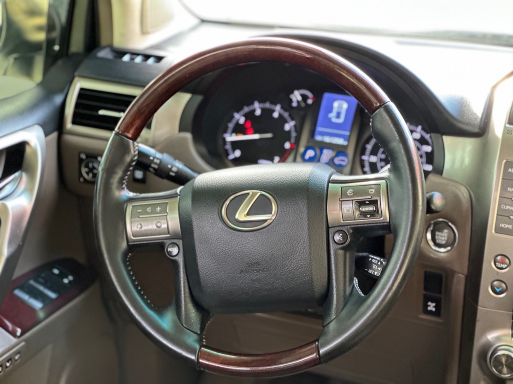 2015 Lexus GX Image 12