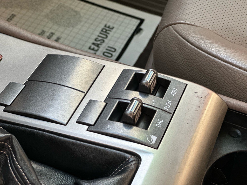 2015 Lexus GX Image 17