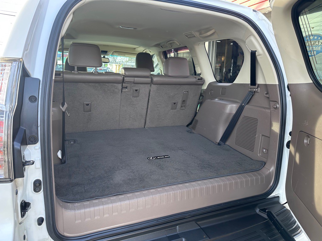 2015 Lexus GX Image 20