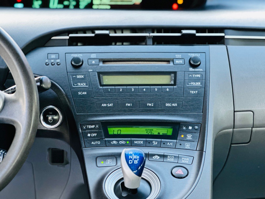 2010 Toyota Prius Image 10