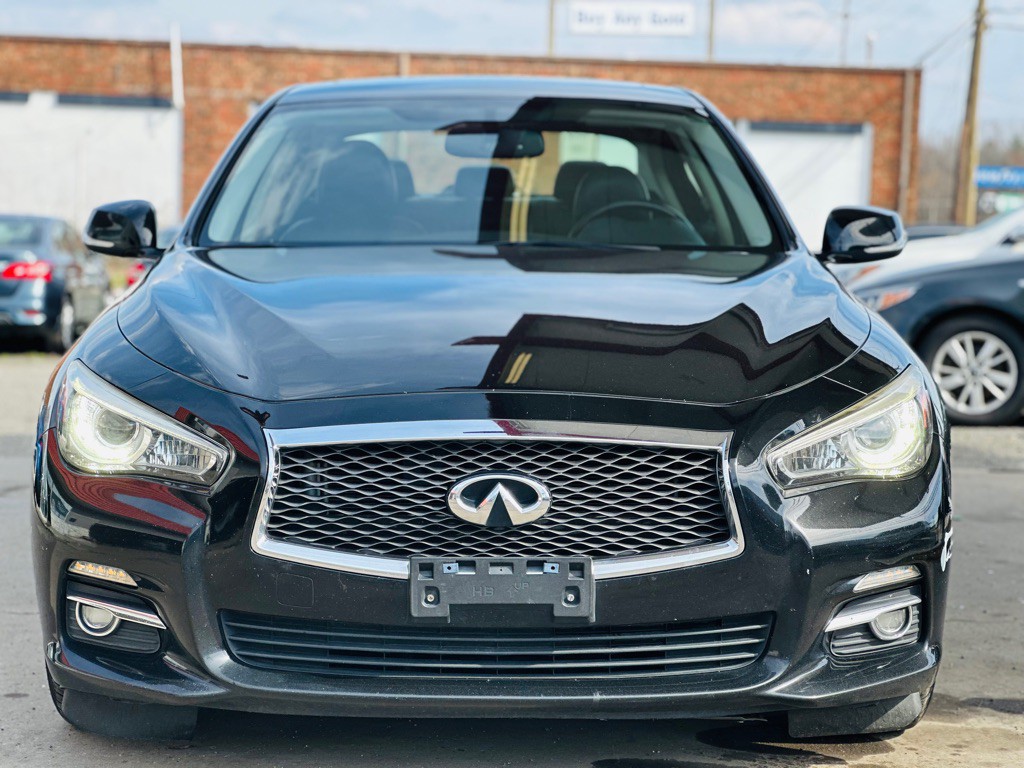 2015 INFINITI Q50 Image 2
