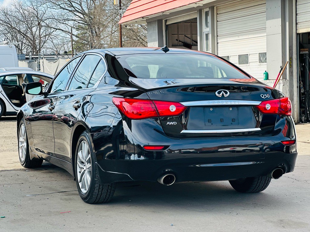 2015 INFINITI Q50 Image 6