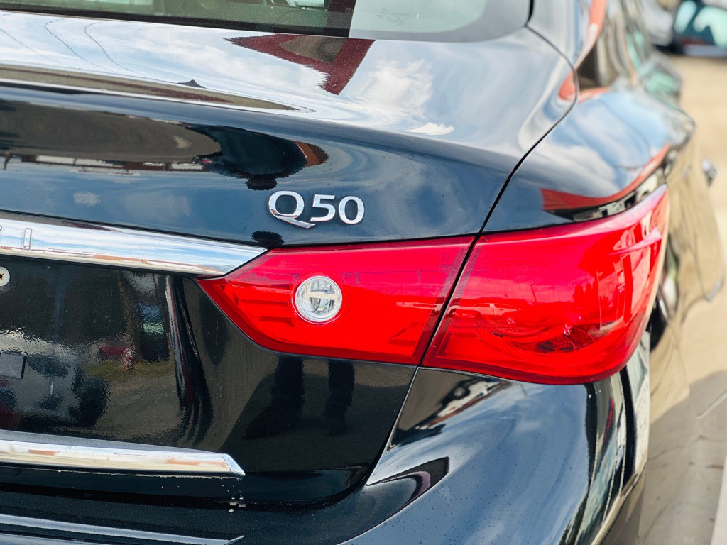 2015 INFINITI Q50 Image 8
