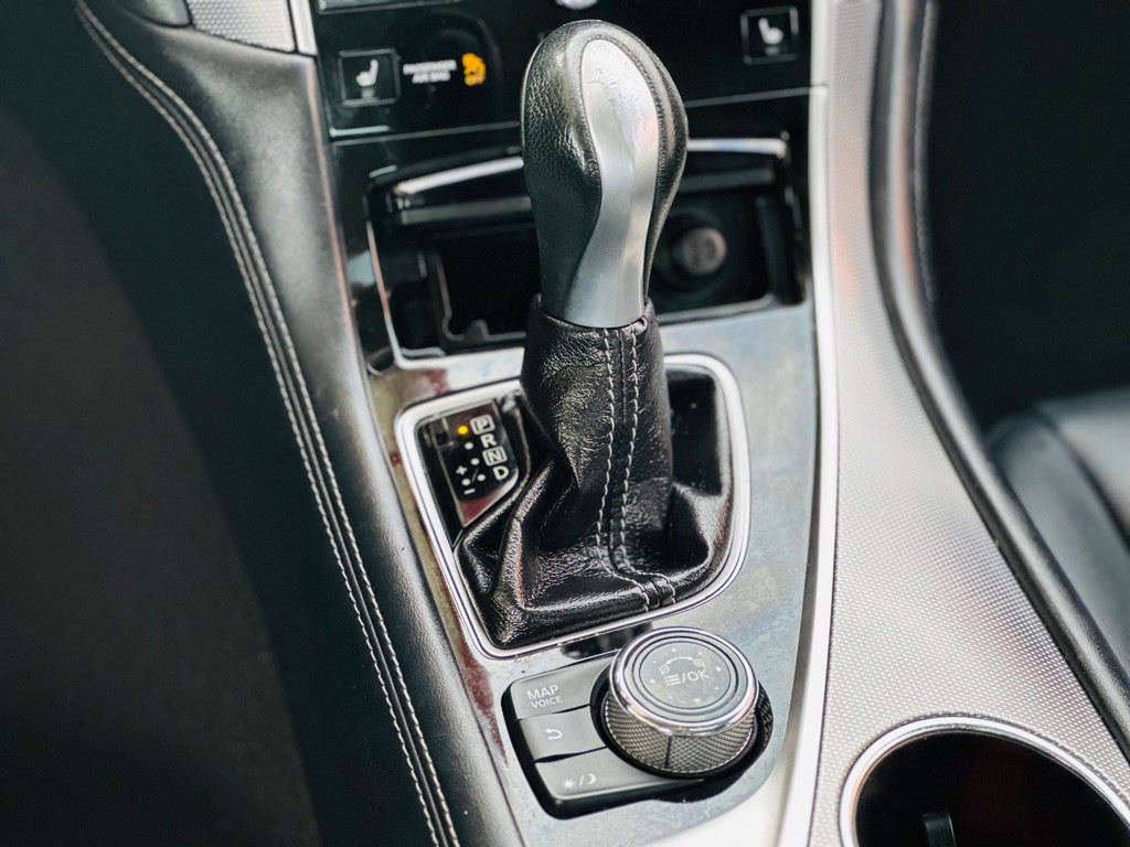 2015 INFINITI Q50 Image 14
