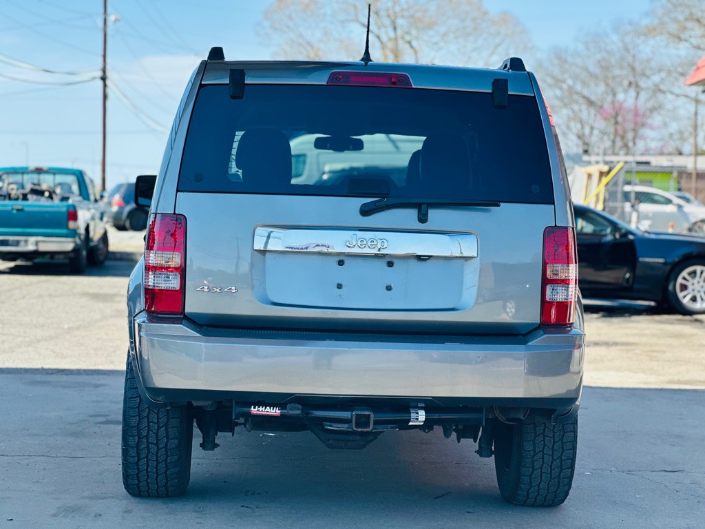 2012 Jeep Liberty Image 8