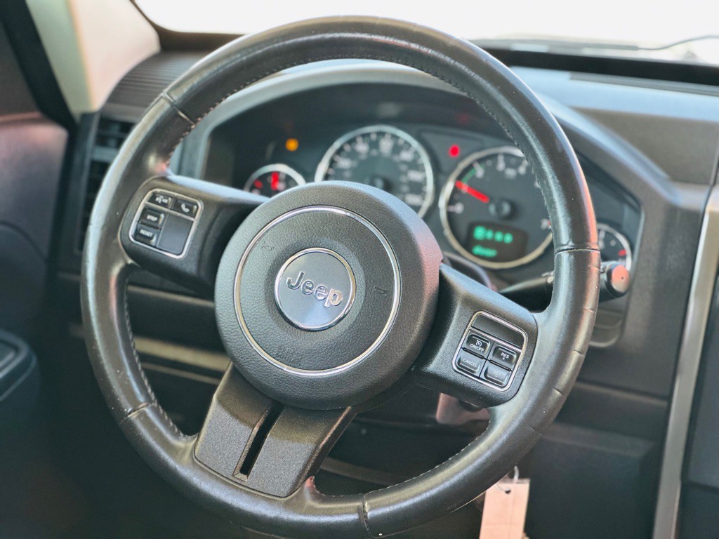 2012 Jeep Liberty Image 13