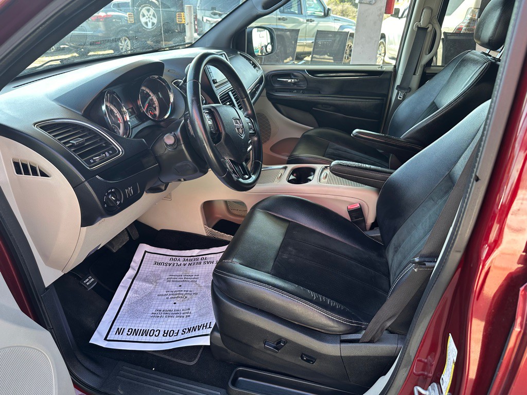 2017 Dodge Grand Caravan Image 10