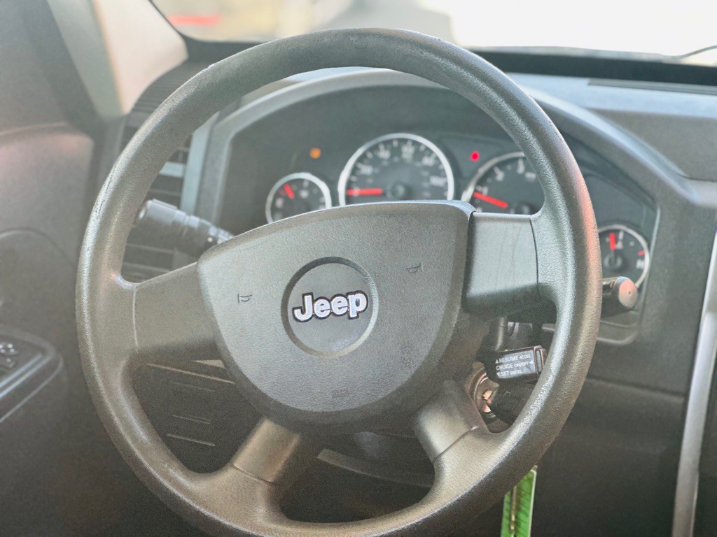 2009 Jeep Liberty Image 8