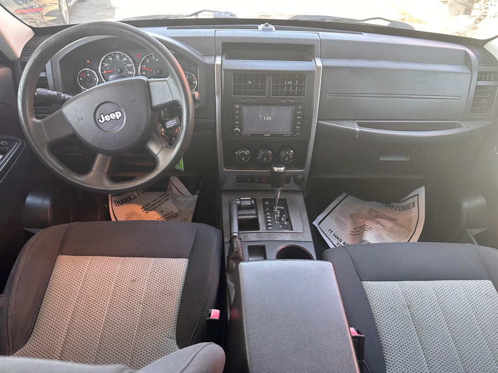 2009 Jeep Liberty Image 14