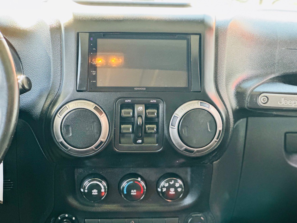 2015 Jeep Wrangler Unlimited Image 11