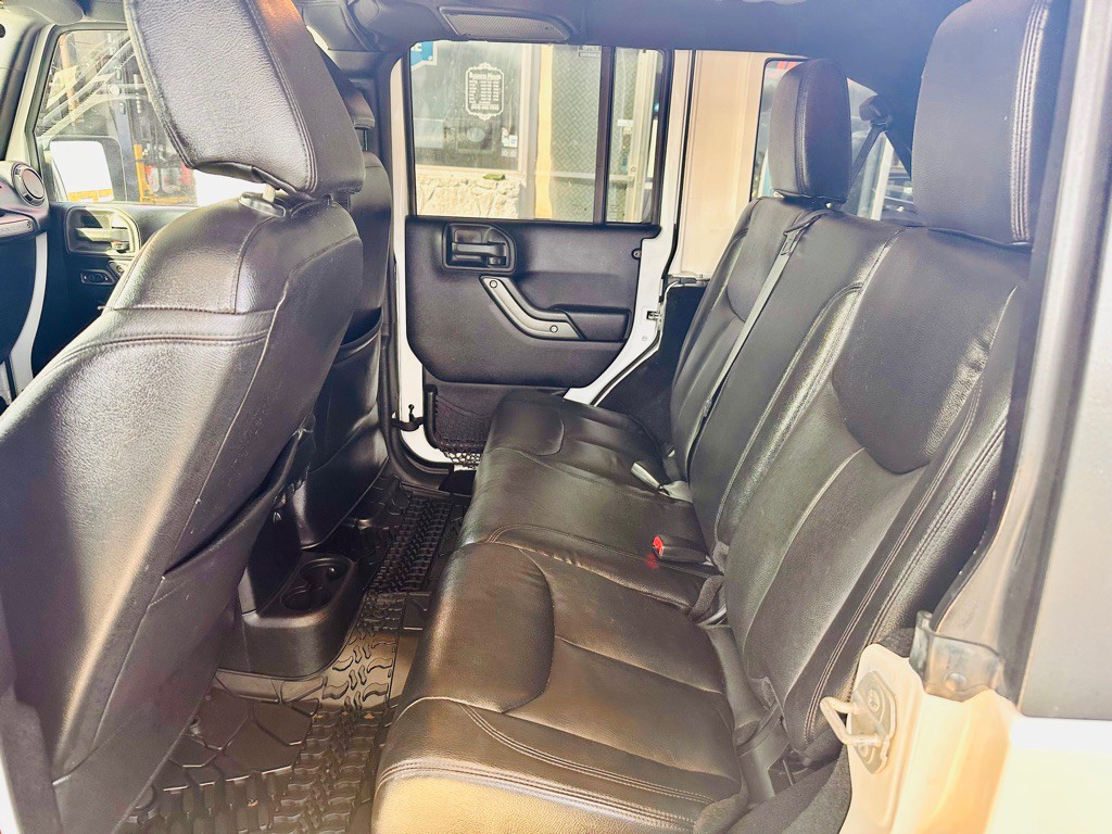 2015 Jeep Wrangler Unlimited Image 14