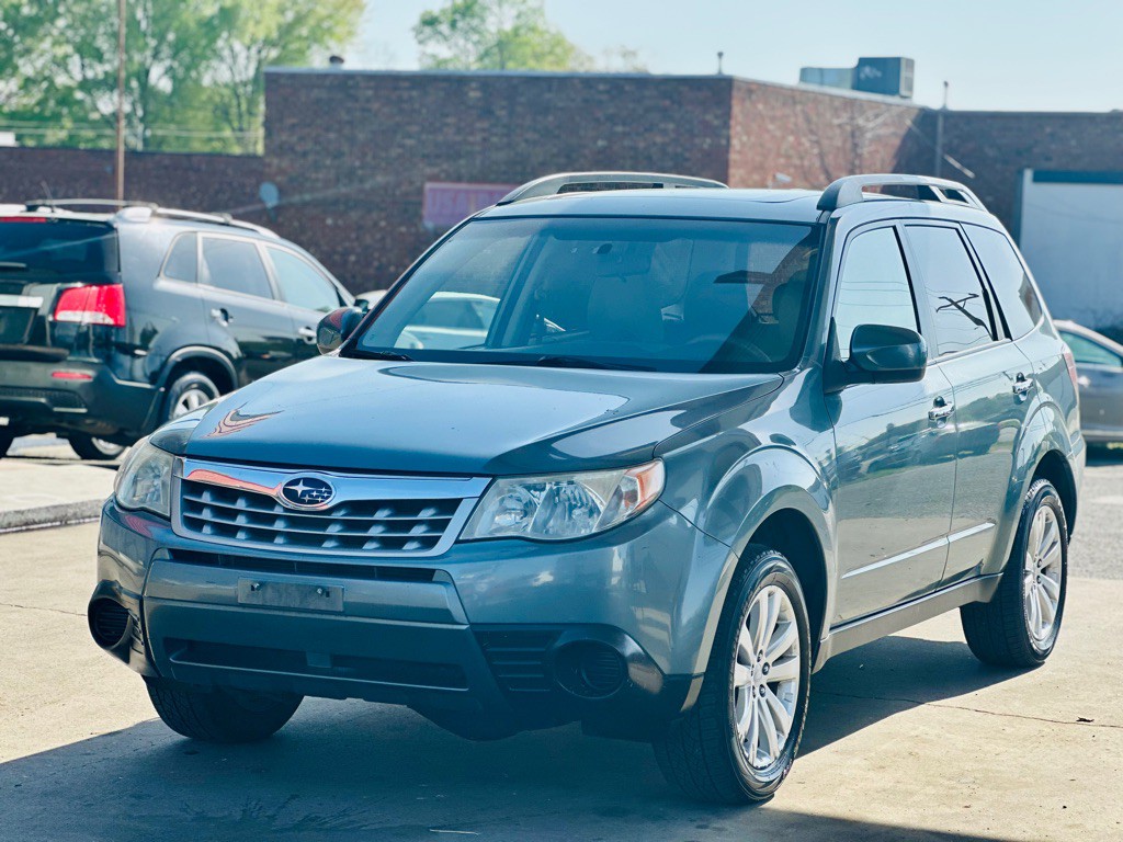 2013 Subaru Forester Image 2