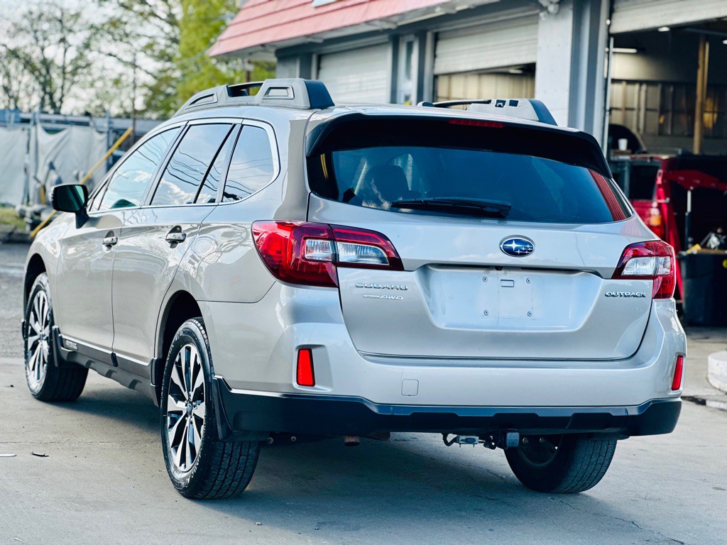 2015 Subaru Outback Image 7