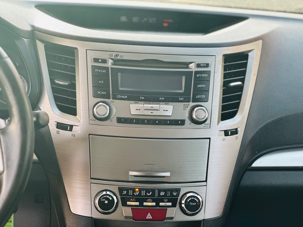 2013 Subaru Outback Image 13