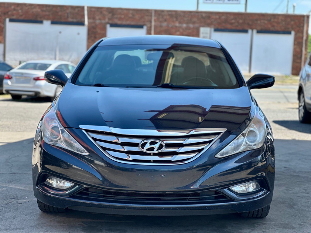 2012 Hyundai Sonata Image 2