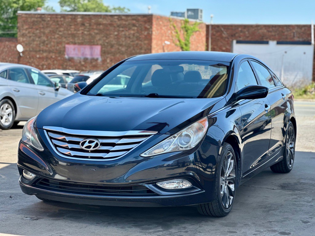 2012 Hyundai Sonata Image 3