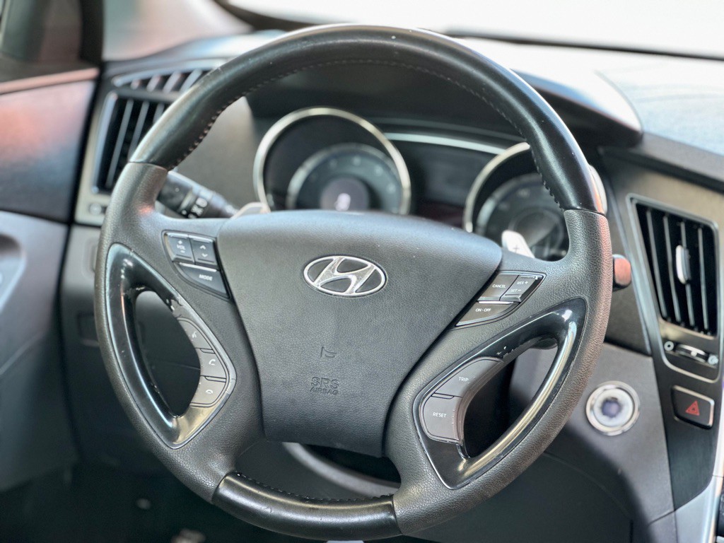 2012 Hyundai Sonata Image 9