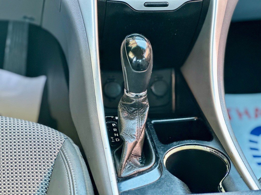 2012 Hyundai Sonata Image 10