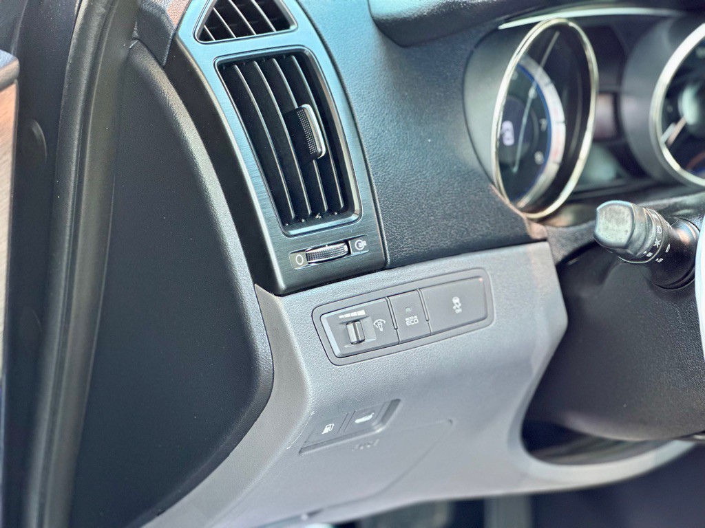 2012 Hyundai Sonata Image 11