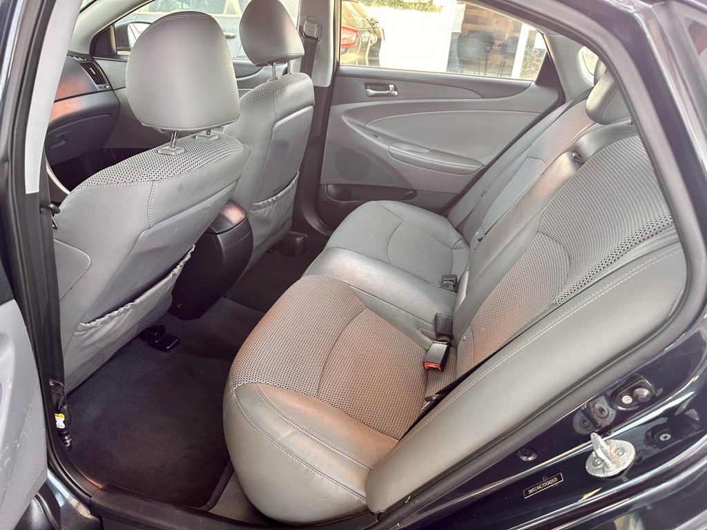 2012 Hyundai Sonata Image 16