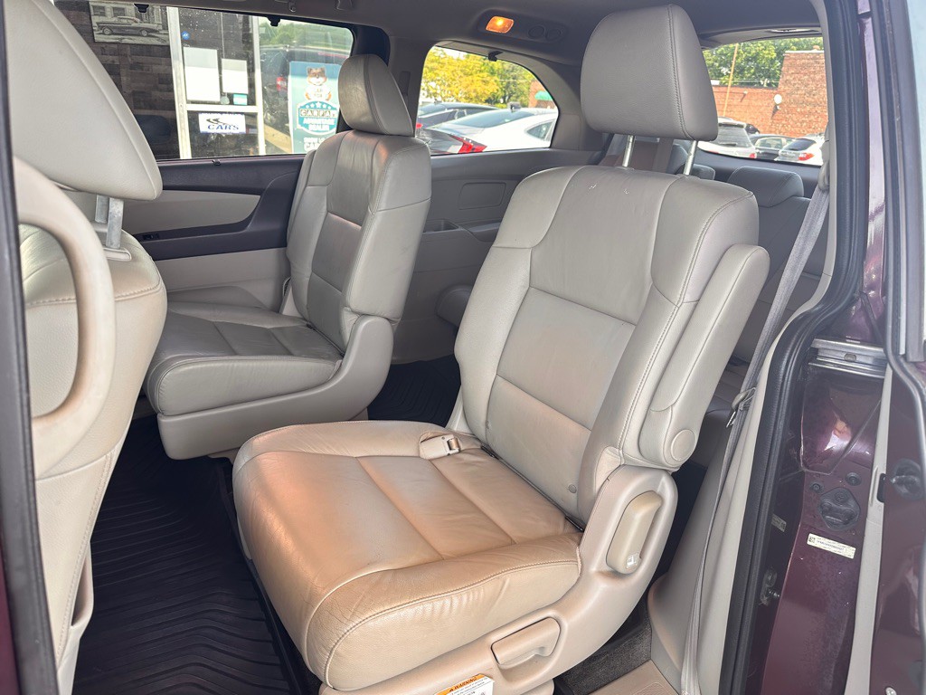 2013 Honda Odyssey Image 16
