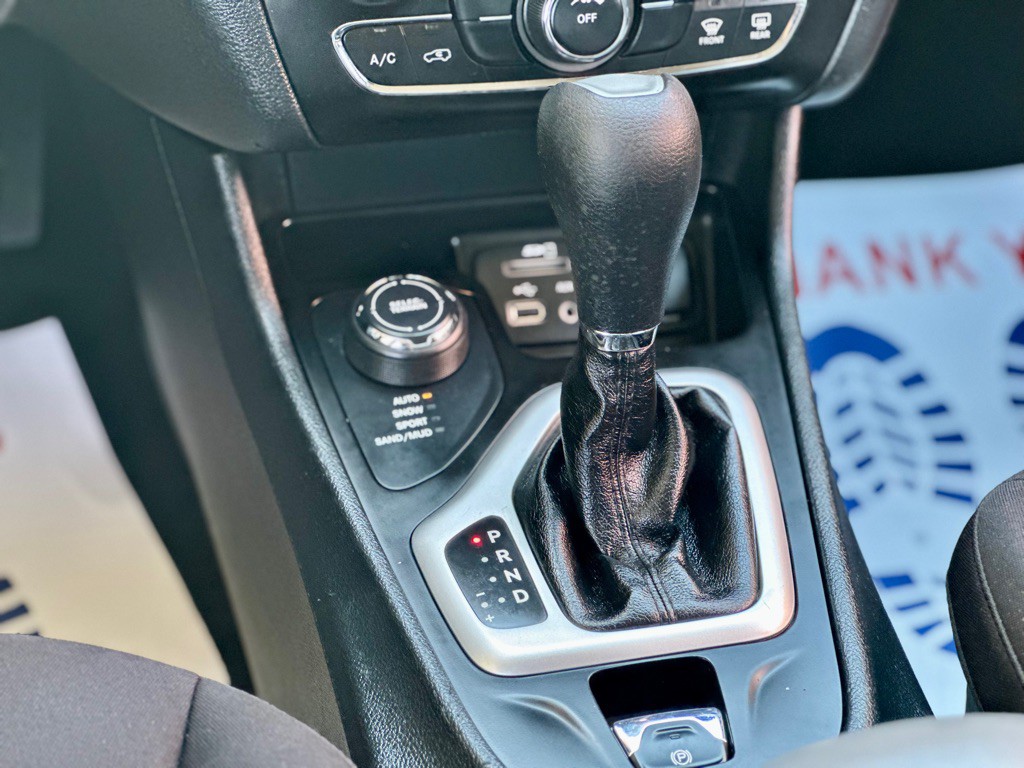 2014 Jeep Cherokee Image 12