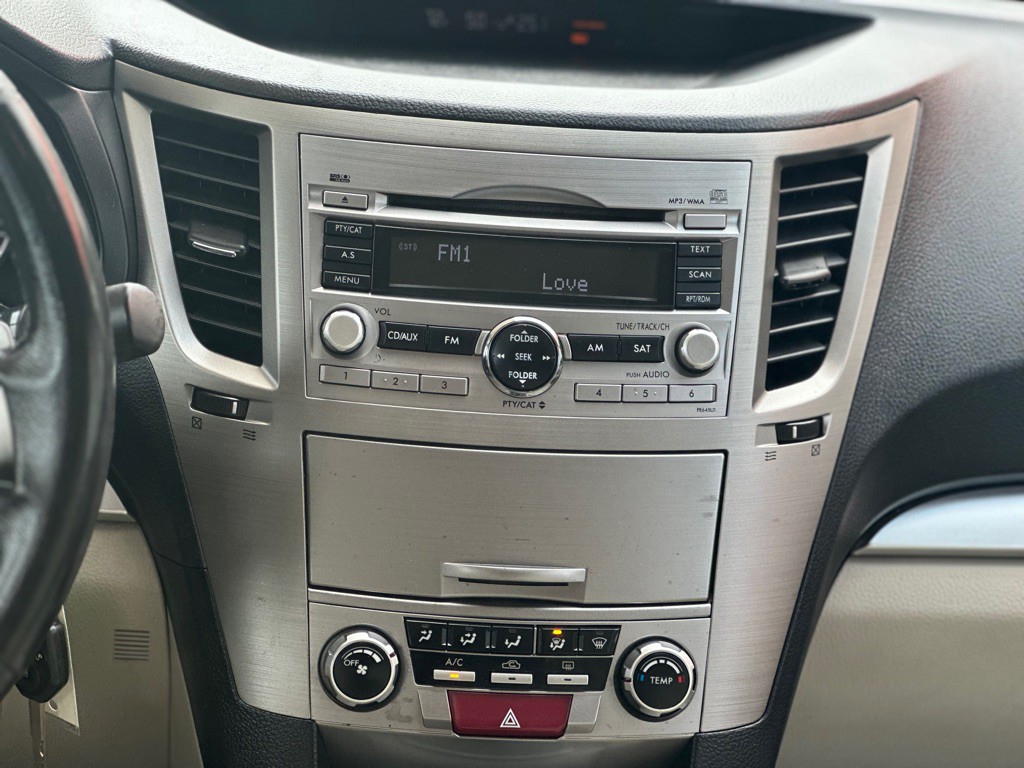 2011 Subaru Outback Image 13