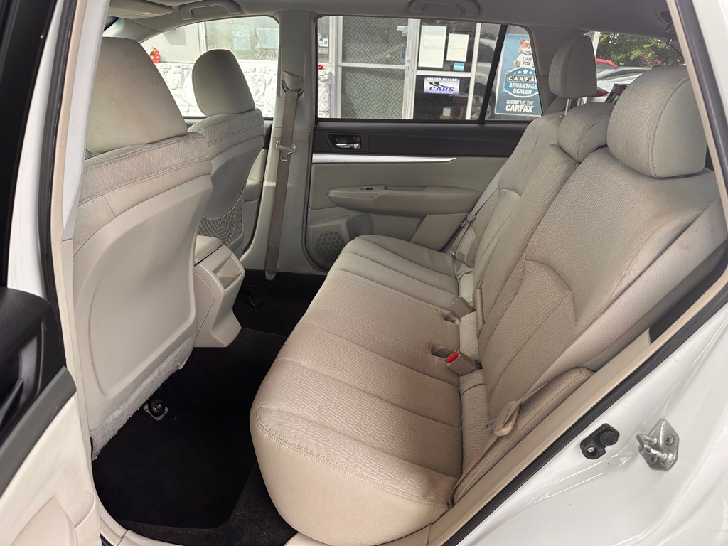 2011 Subaru Outback Image 17