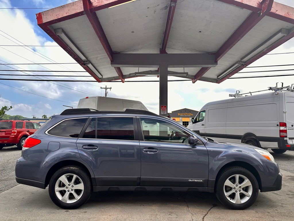 2013 Subaru Outback Image 4